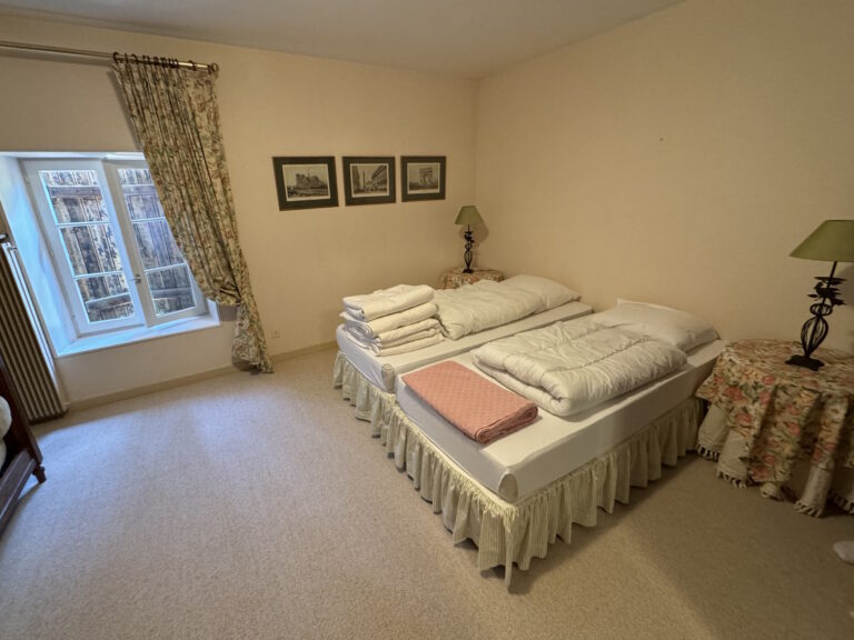 INTERIEUR CHAMBRE 2 1er étage